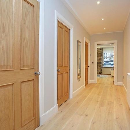 Joivy Refurbished Home On The Royal Mile 에든버러 외부 사진
