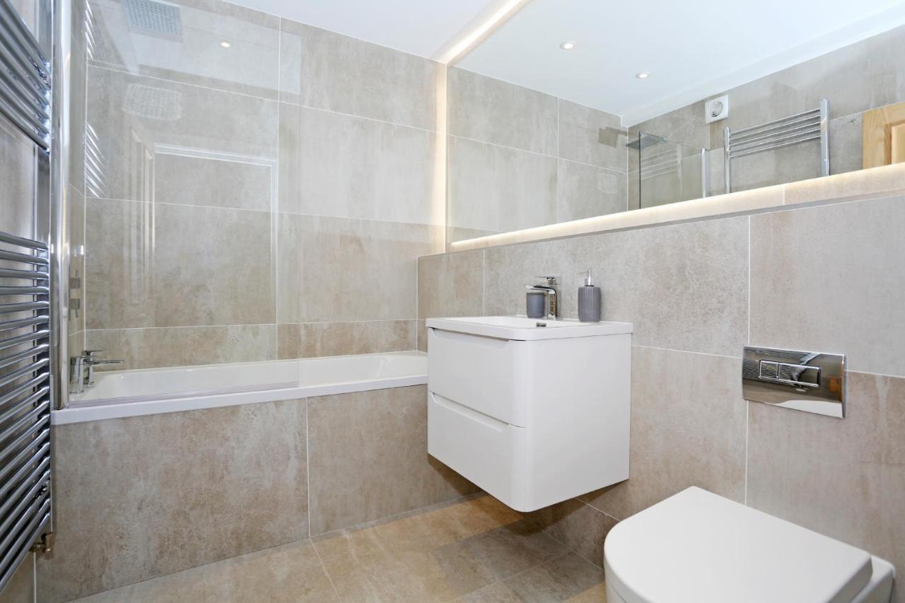 Joivy Refurbished Home On The Royal Mile 에든버러 외부 사진