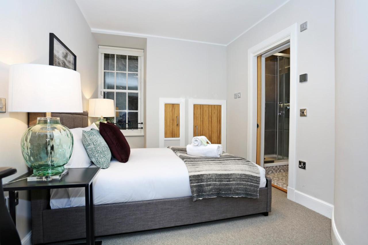Joivy Refurbished Home On The Royal Mile 에든버러 외부 사진